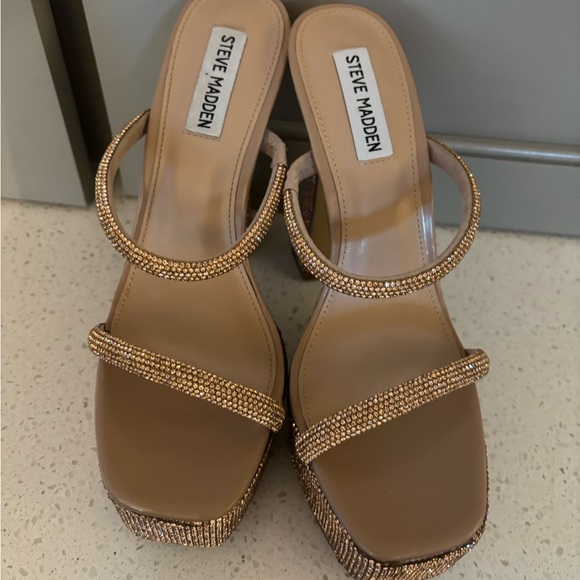 Steve Madden Zayne Heel in Rose Gold 8 - Picture 4 of 10